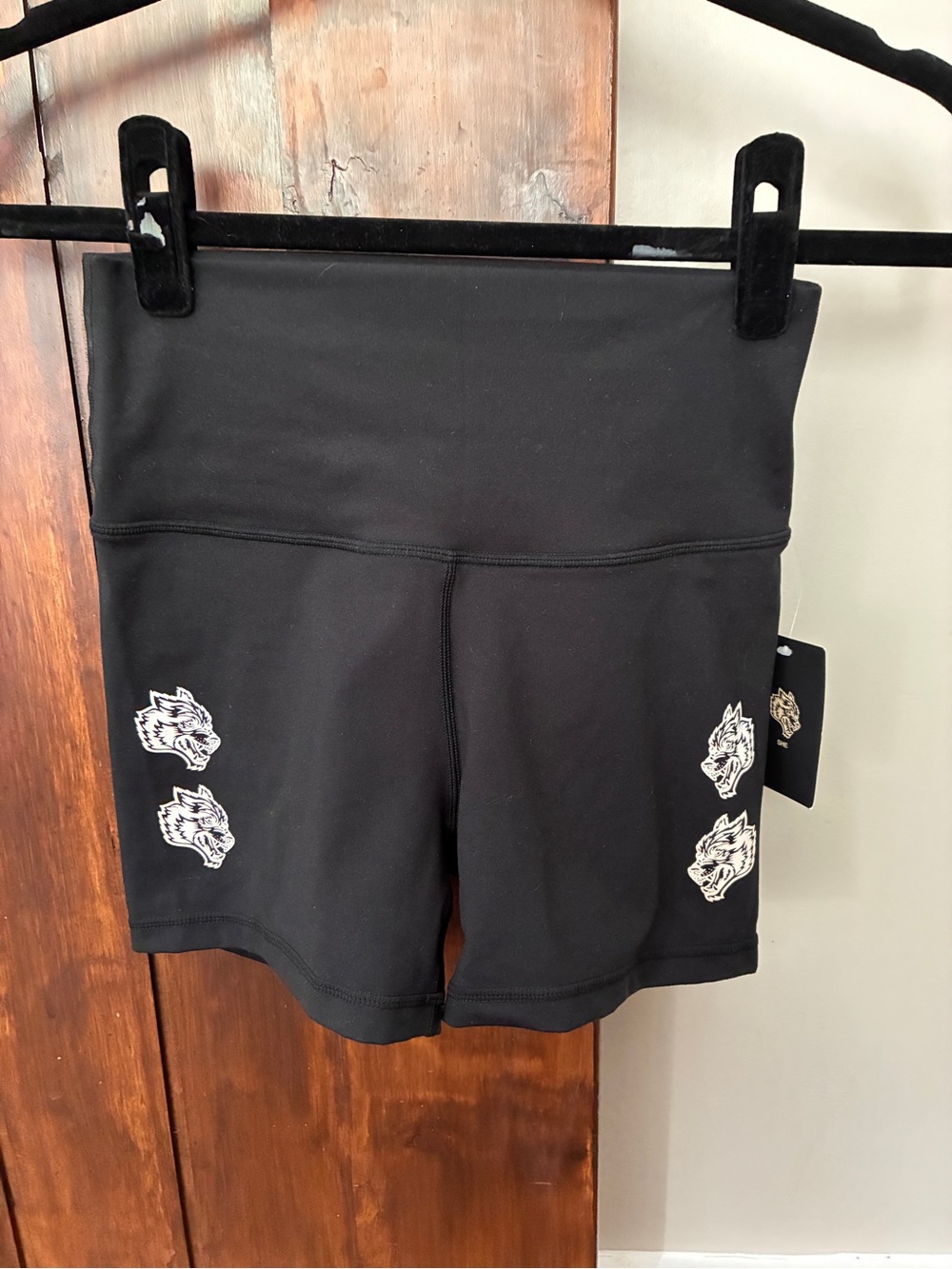 Darc Sport She Wolves Forever Katya Seamless Shorts Women's Size Small NWT Gym